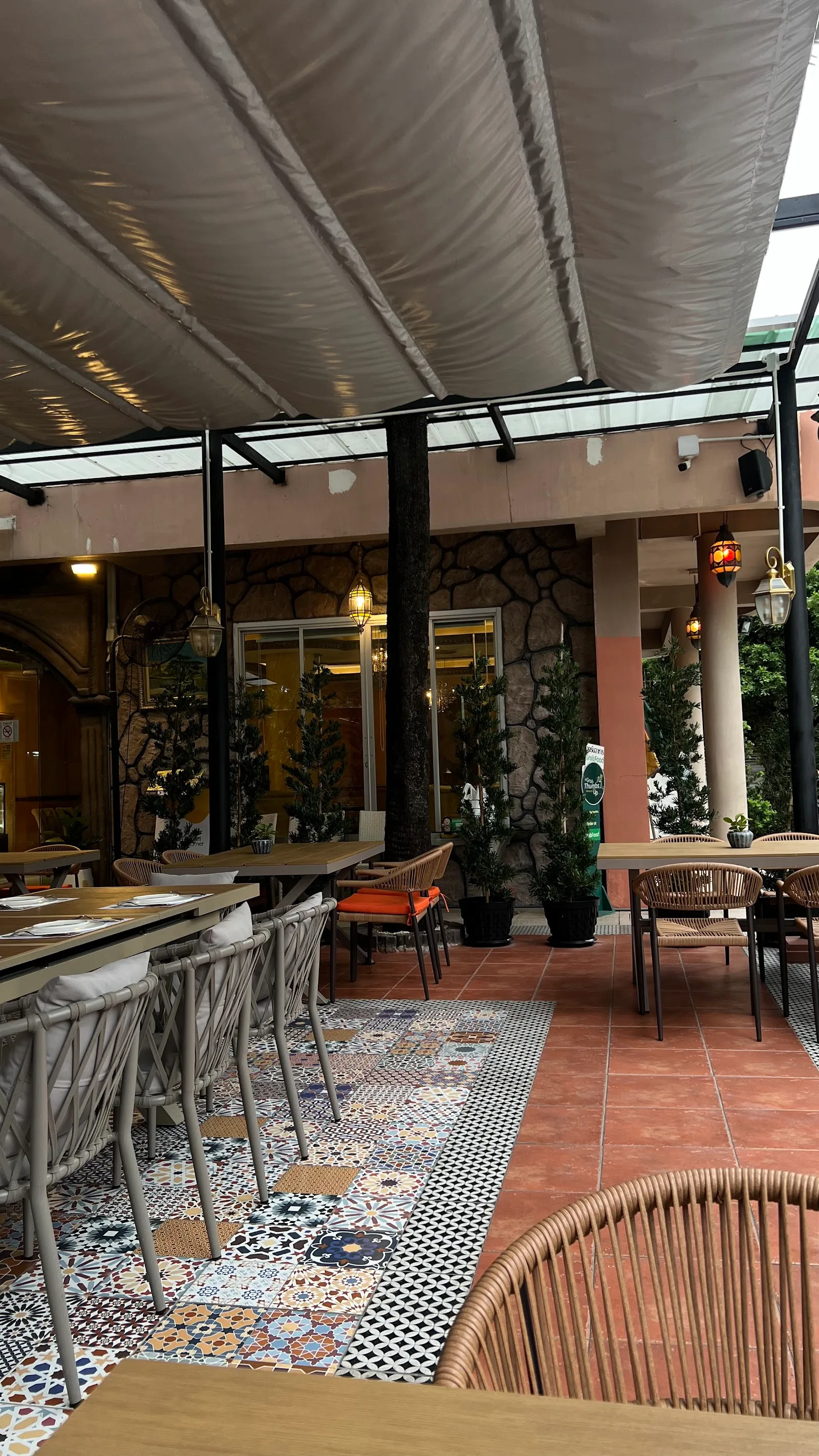 ภาพจริงของ Beirut Restaurant - Sukhumvit 39 | مطعم بيروت ย่านนานา จาก Google Maps (รูปที่ 4)